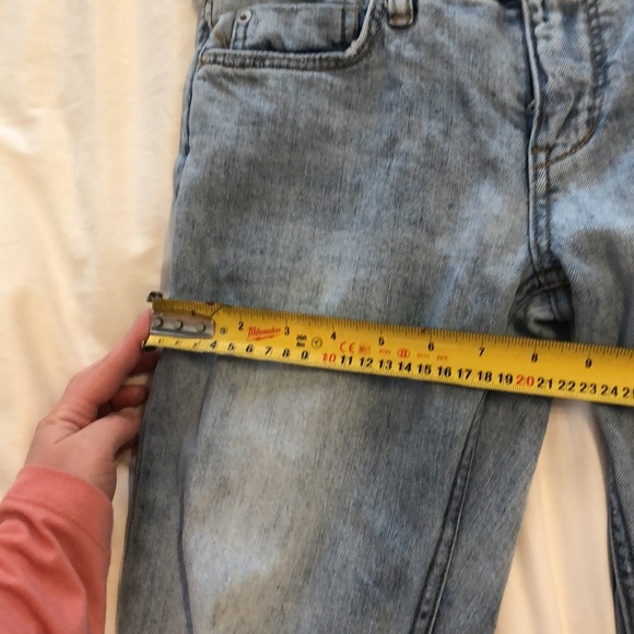 Anthropologie Pilcro Slim Boyfriend distressed light wash jeans. Size 24 Petite. - Picture 12 of 14